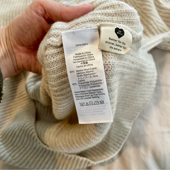 Madewell Cream V-Neck Sweater - Picture 6 of 6
